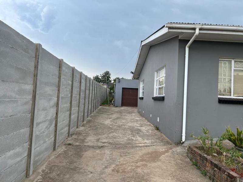 To Let 4 Bedroom Property for Rent in Grahamstown Eastern Cape